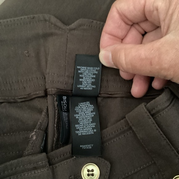 Bisou Bisou Michele Bohbot Women’s Brown Dress Slacks. Size 2 - Picture 4 of 4